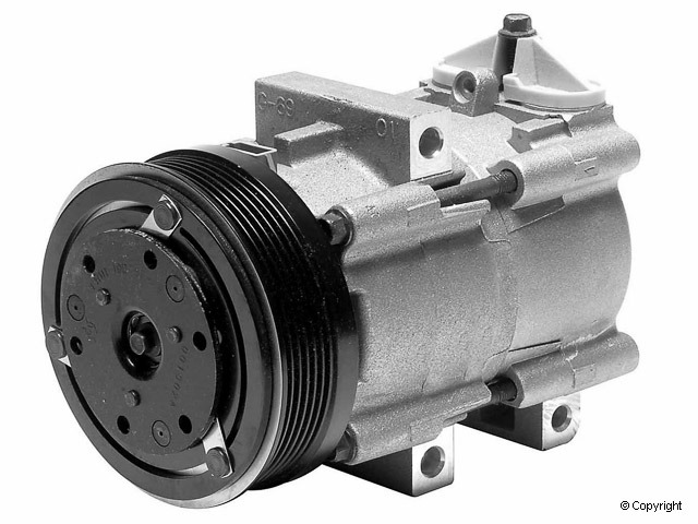Denso 471-8135 NEW COMPRESSOR W/ CLUTCH