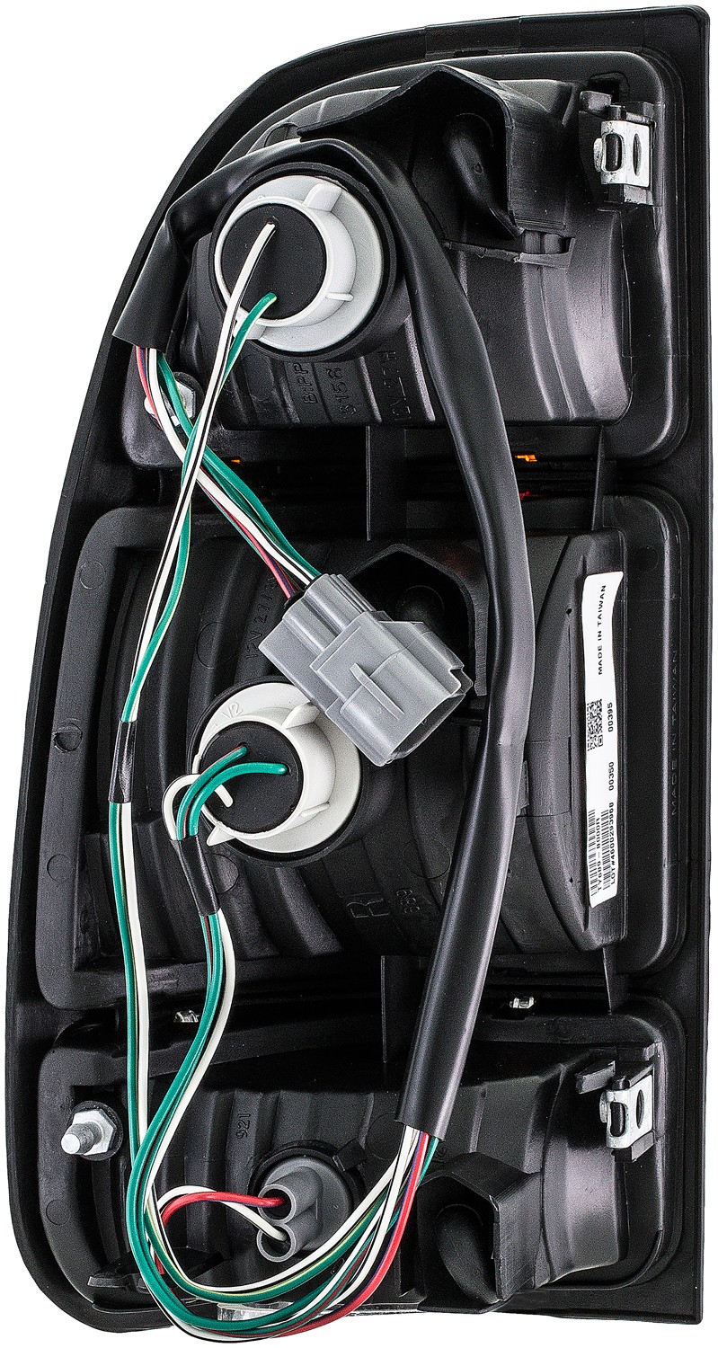 Dorman DOR-1610699 Tail Lamp Assembly - Image 2