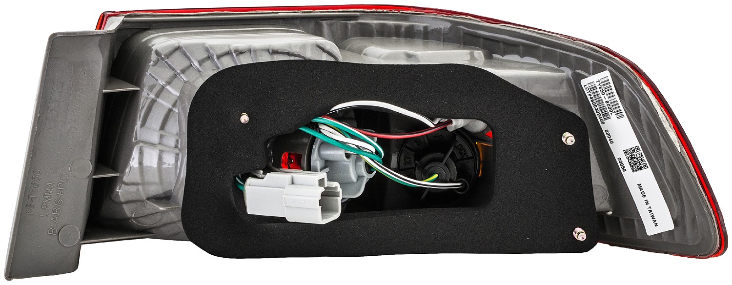 Dorman DOR-1611122 Tail Lamp Assembly - Image 2